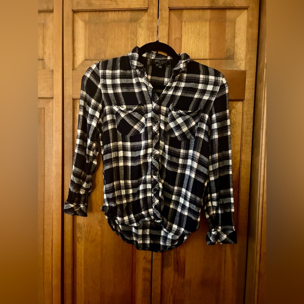 Romeo &Juliet Couture Girl’s L Dark Navy & White Long Sleeve Plaid Flannel Top